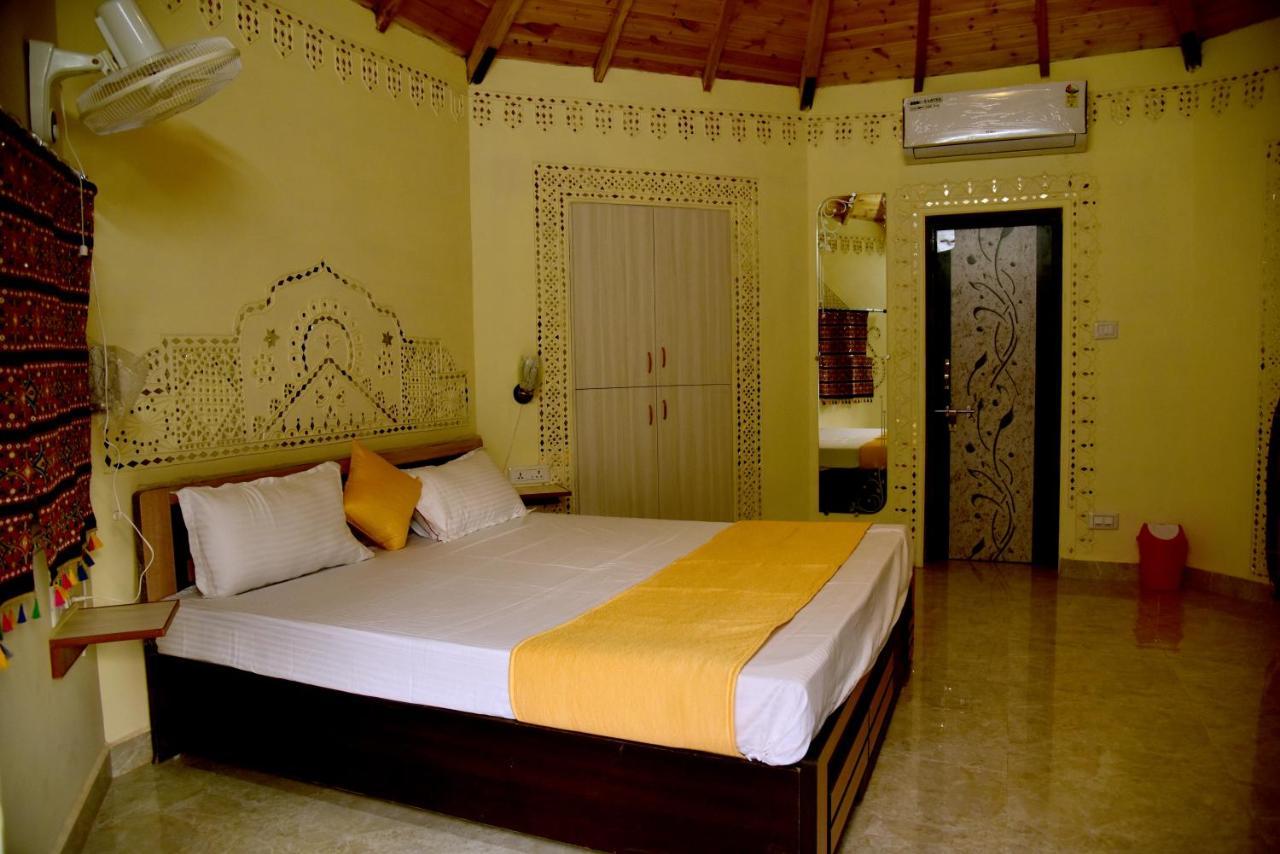 Shyam Home Stay Bhuj Buitenkant foto